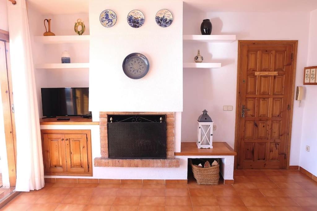 Con Piscina L' Ancora Apartment *